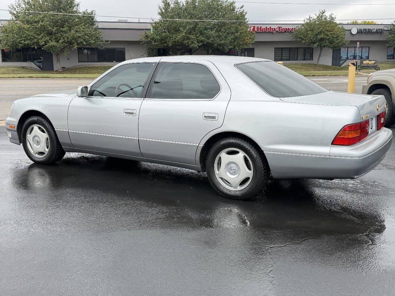 Used 1998 Lexus LS 400 RWD image 6