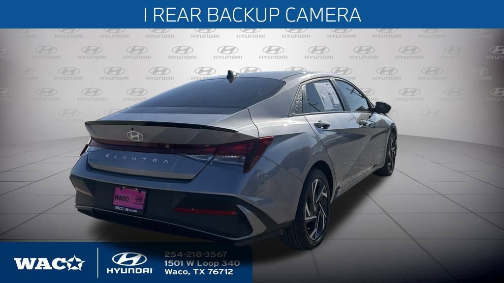 Used 2025 Hyundai Elantra Sport image 9