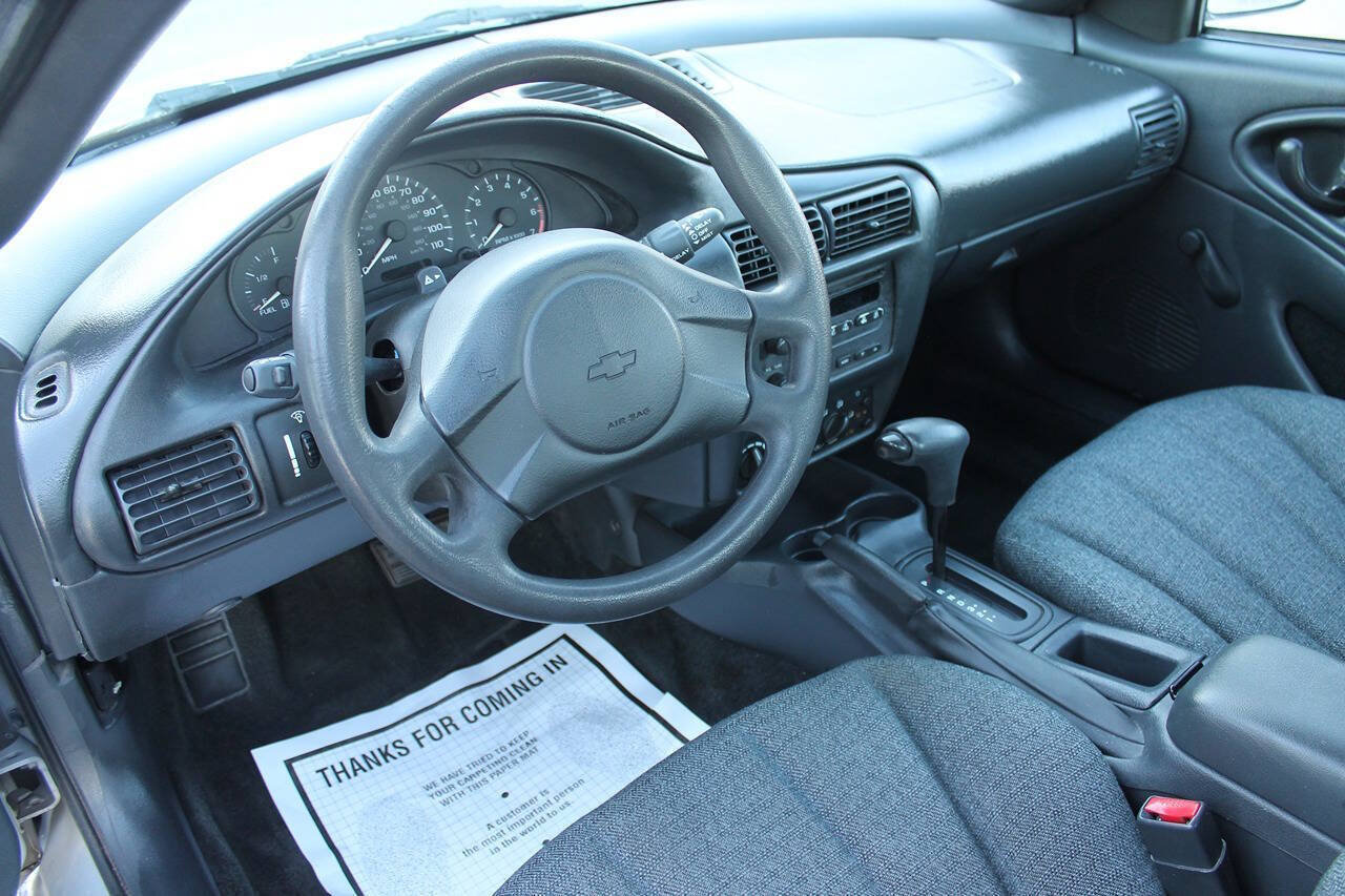Used 2005 Chevrolet Cavalier Sedan w/ Preferred Equipment Group FWD image 20