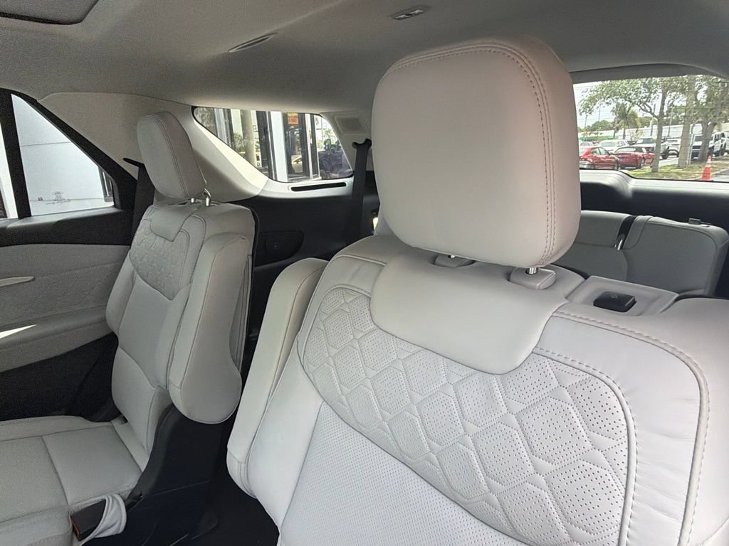 Used 2025 Ford Explorer Platinum w/ Ultimate Package RWD image 11