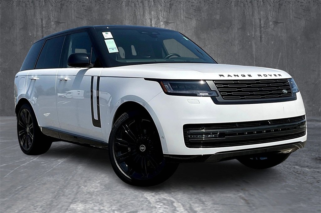 New 2025 Land Rover Range Rover SE image 2