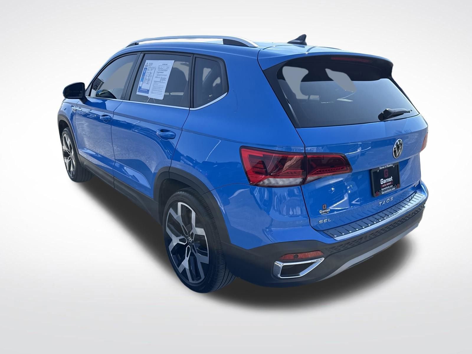 Certified 2023 Volkswagen Taos SEL image 3