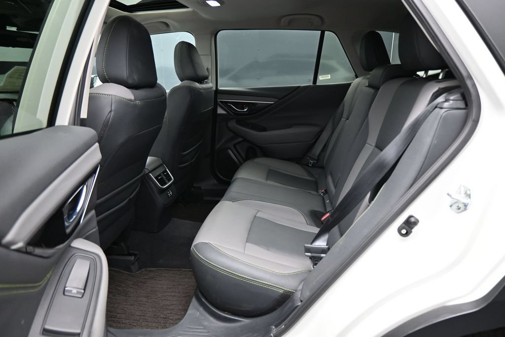 Used 2025 Subaru Outback Onyx Edition AWD/4WD image 23