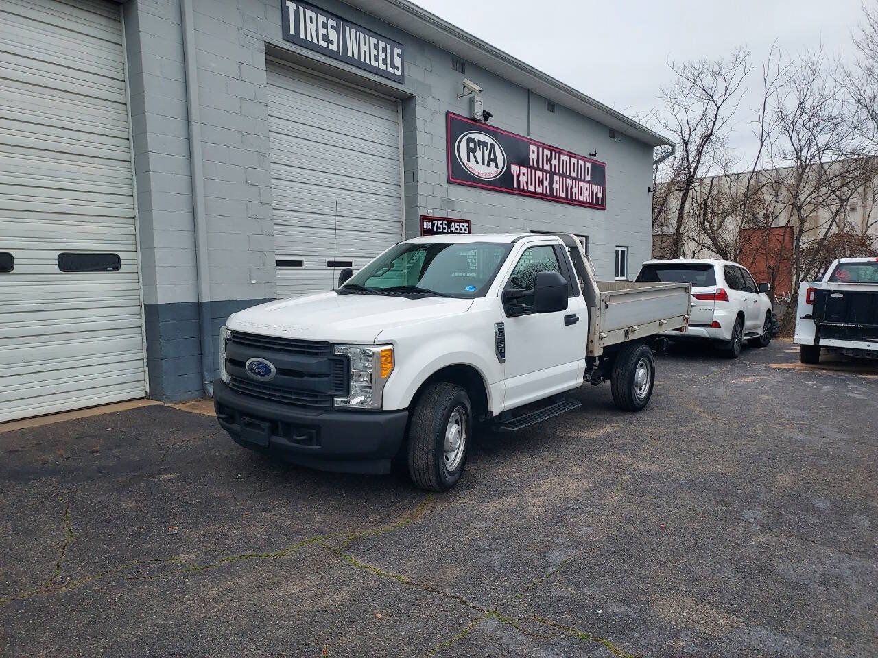 Used 2017 Ford F250 XL RWD image 2