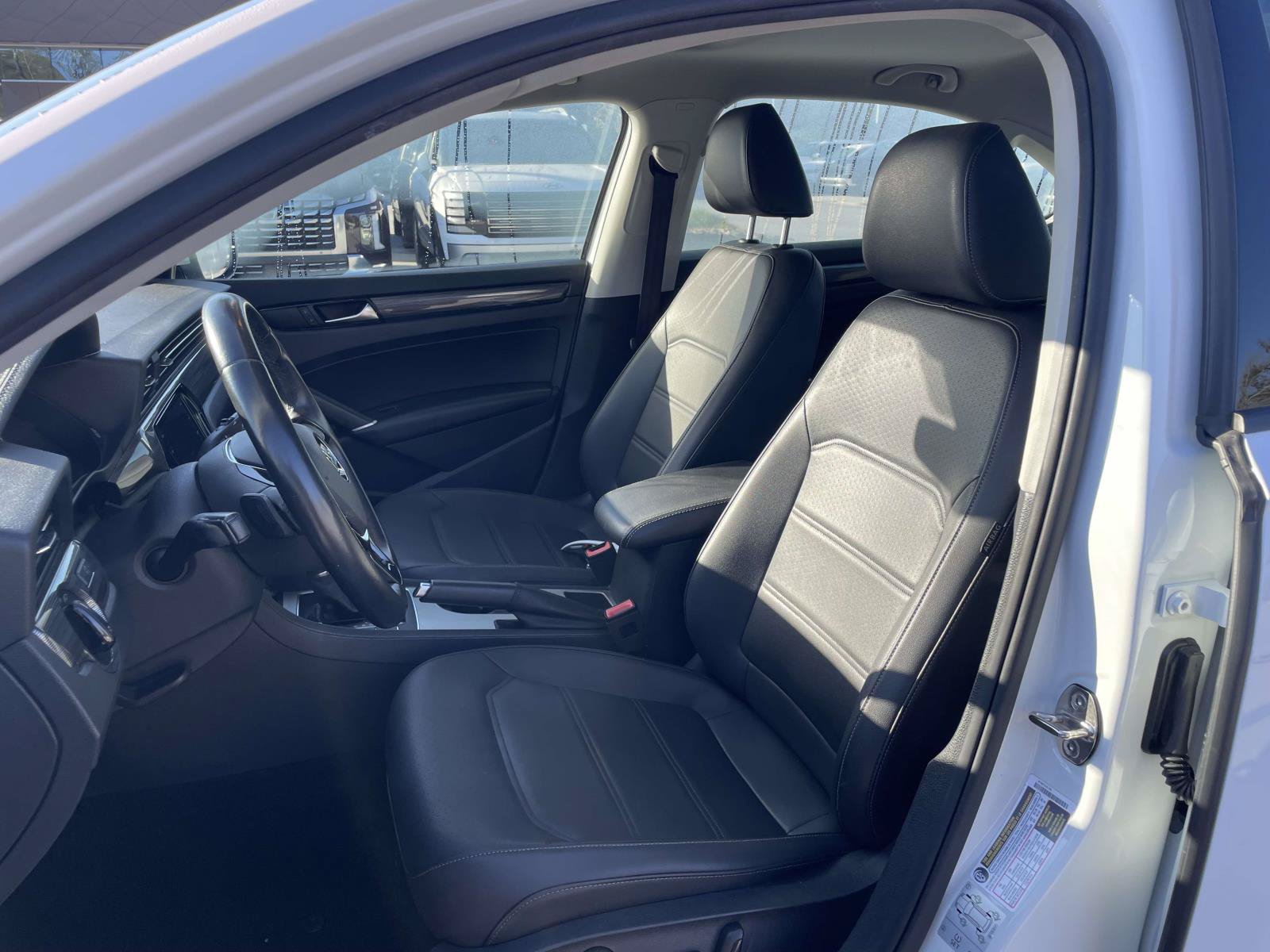 Used 2020 Volkswagen Passat 2.0T R-Line FWD image 8