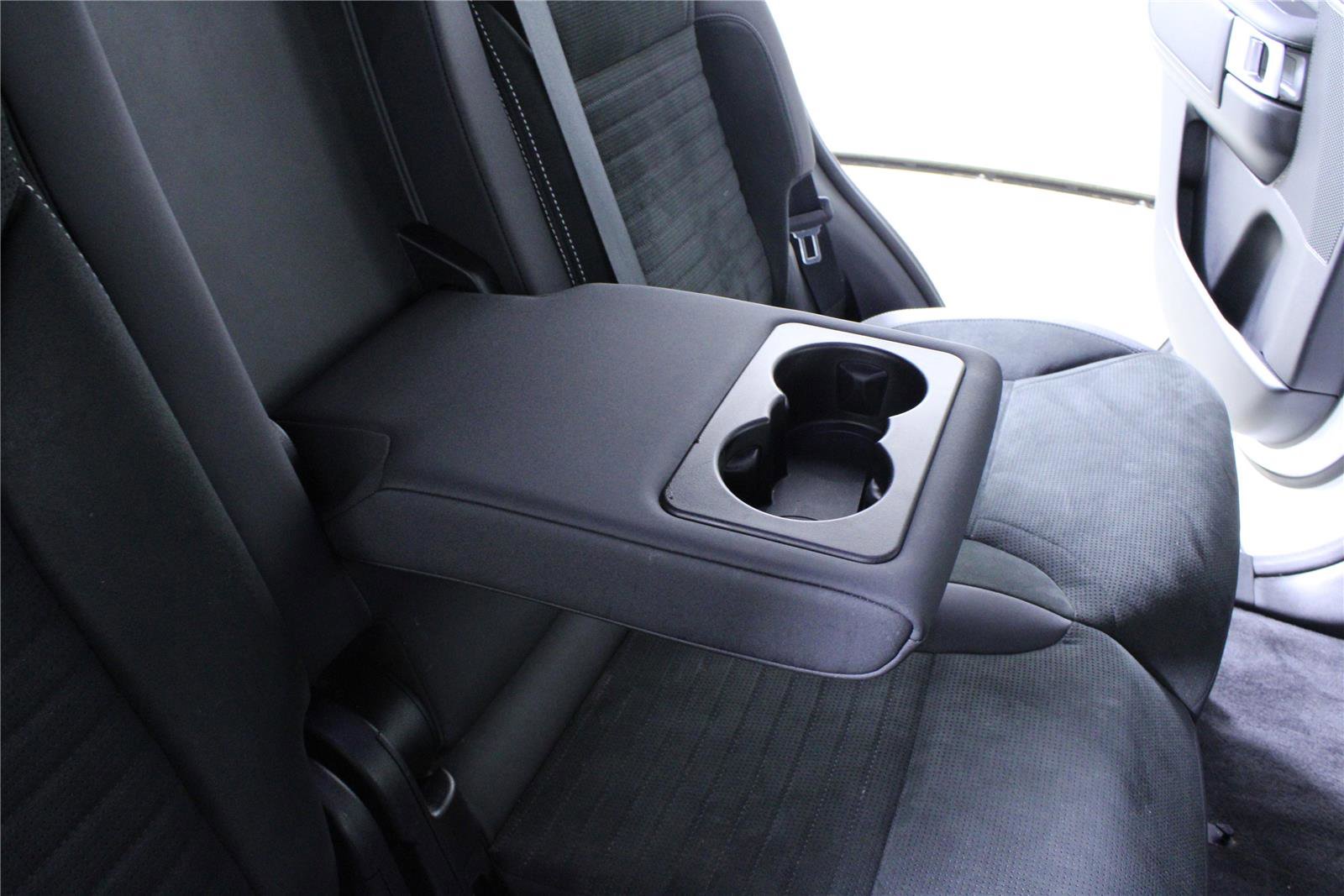 Used 2023 Land Rover Discovery S R-Dynamic AWD/4WD image 16