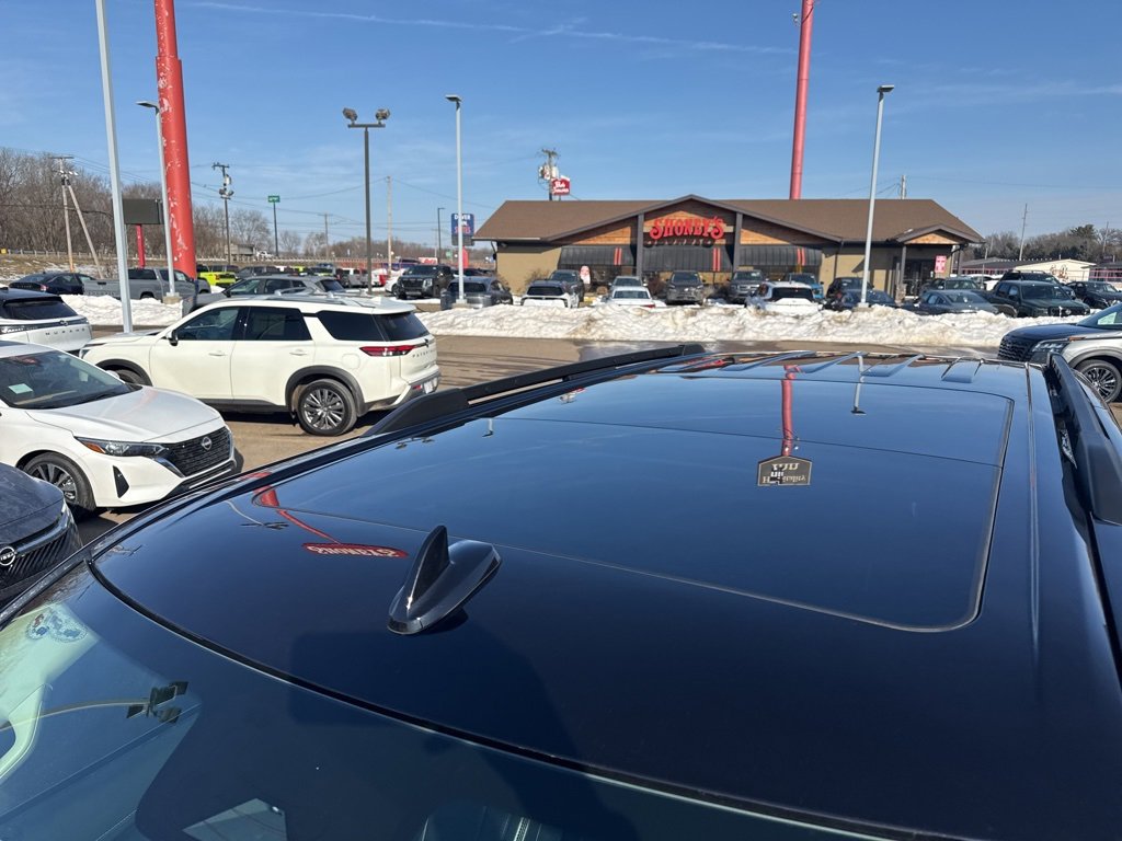 Used 2024 Ford Expedition XLT image 16