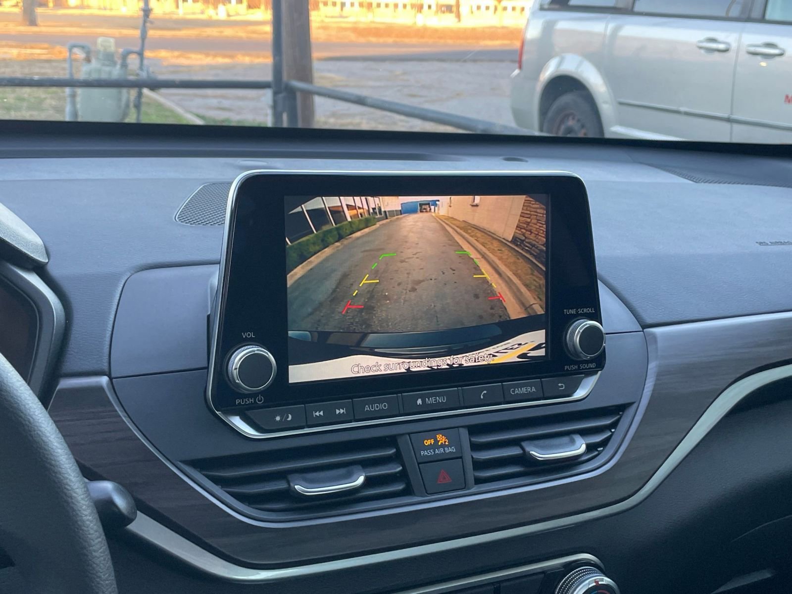 Used 2025 Nissan Altima 2.5 SV image 17