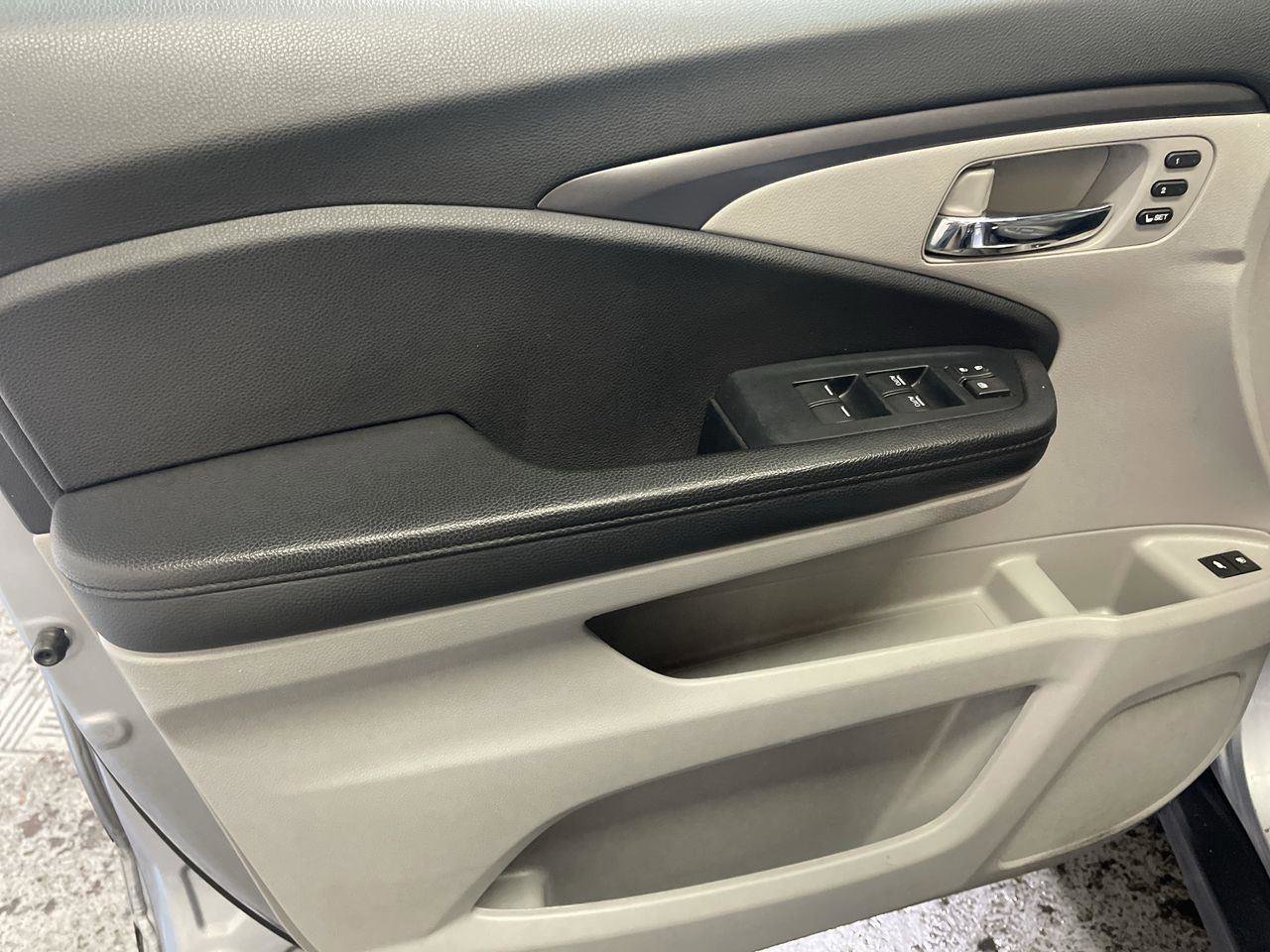 Certified 2022 Honda Pilot Special Edition image 13