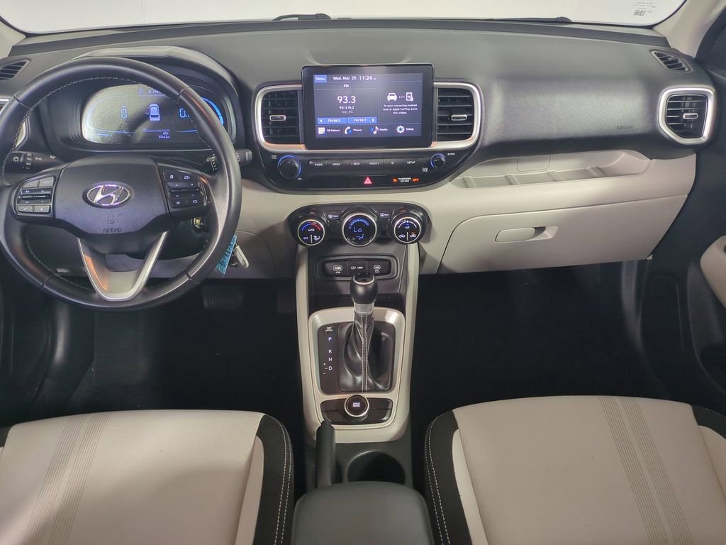Used 2023 Hyundai Venue SEL image 17