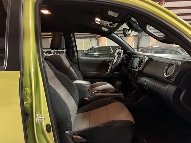 Used 2023 Toyota Tacoma TRD Off-Road w/ Technology Package image 11