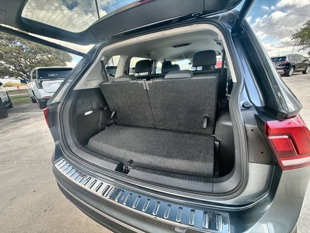Used 2024 Volkswagen Tiguan SE FWD image 25