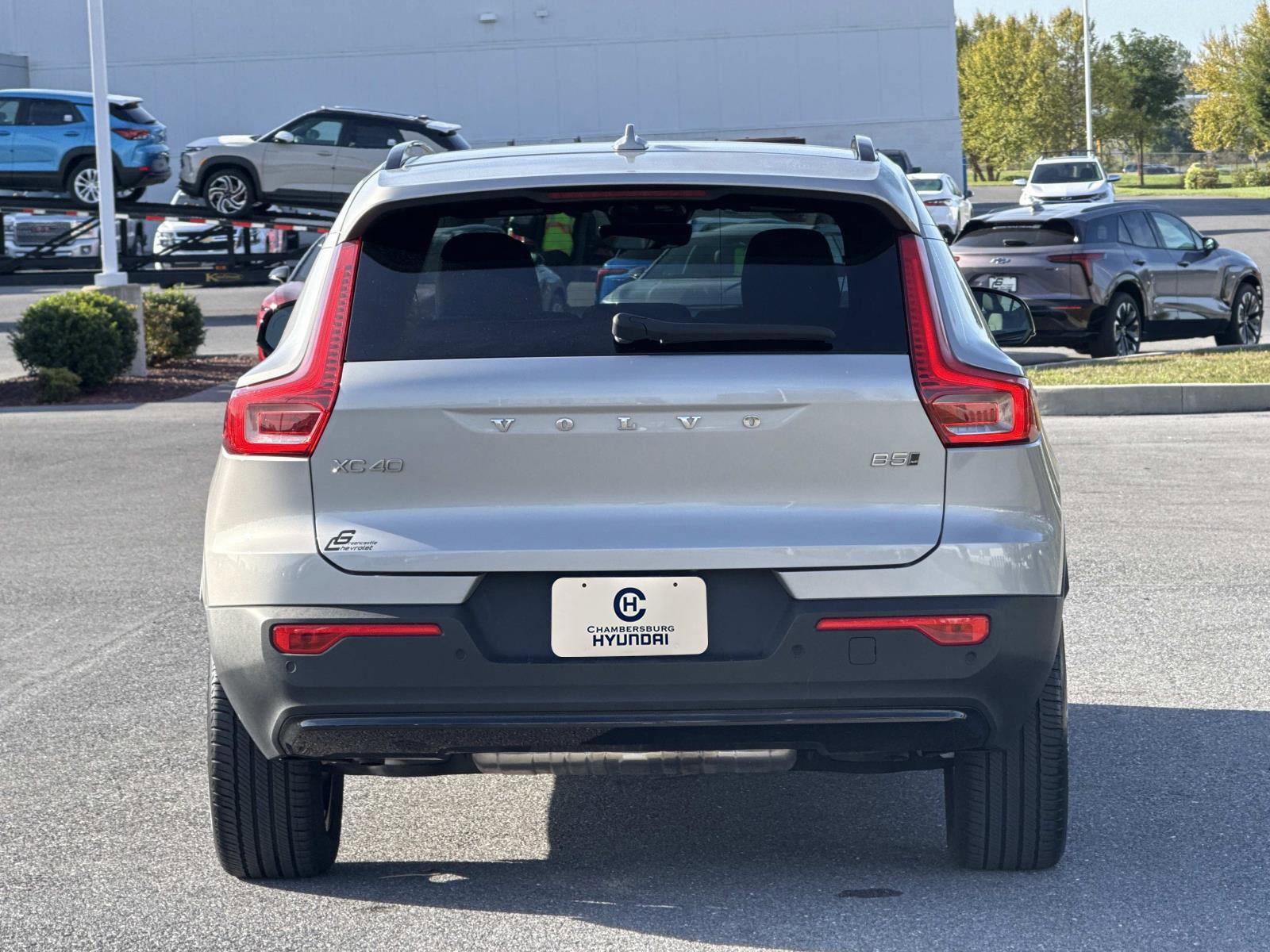 Used 2024 Volvo XC40 B5 Core image 26