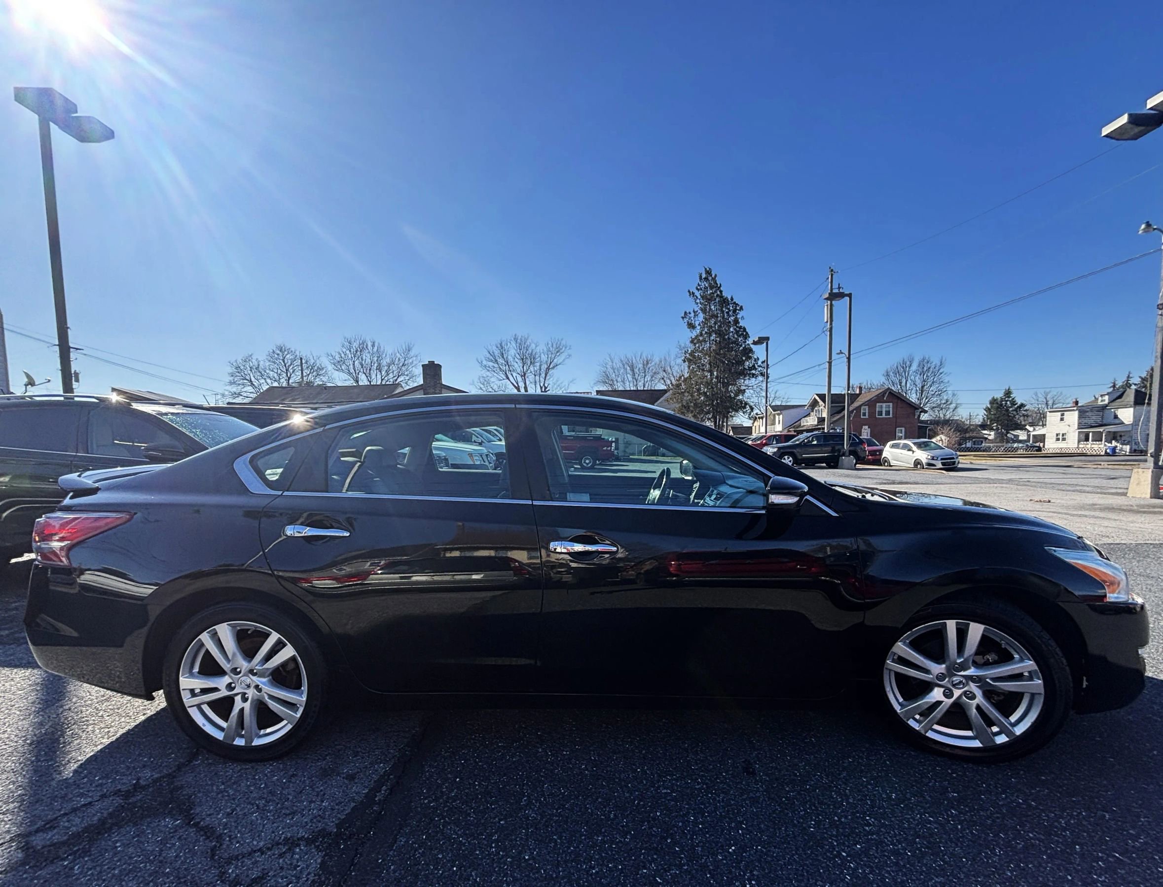 Used 2013 Nissan Altima 3.5 SL w/ Technology Pkg image 6