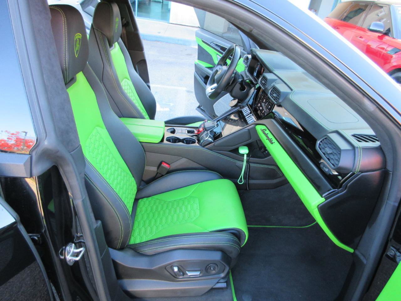 Used 2022 Lamborghini Urus image 27