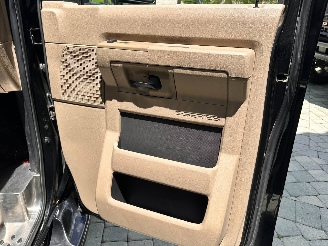 Used 2010 Ford E-350 and Econoline 350 XLT RWD image 60