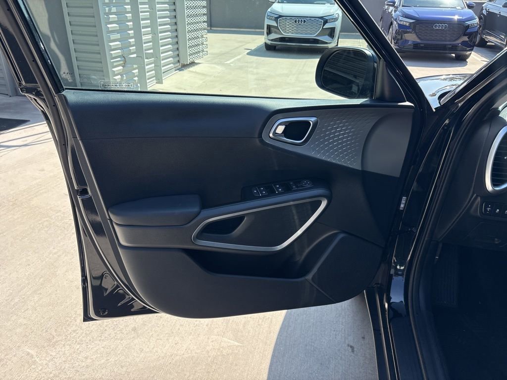 Used 2025 Kia Soul S image 10