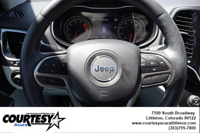 Used 2019 Jeep Cherokee Limited w/ Luxury Group AWD/4WD image 10