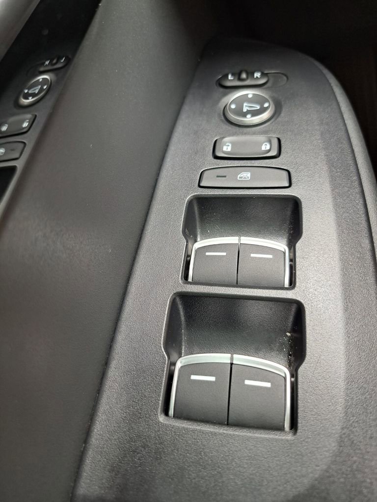 Used 2025 Acura ADX FWD image 15