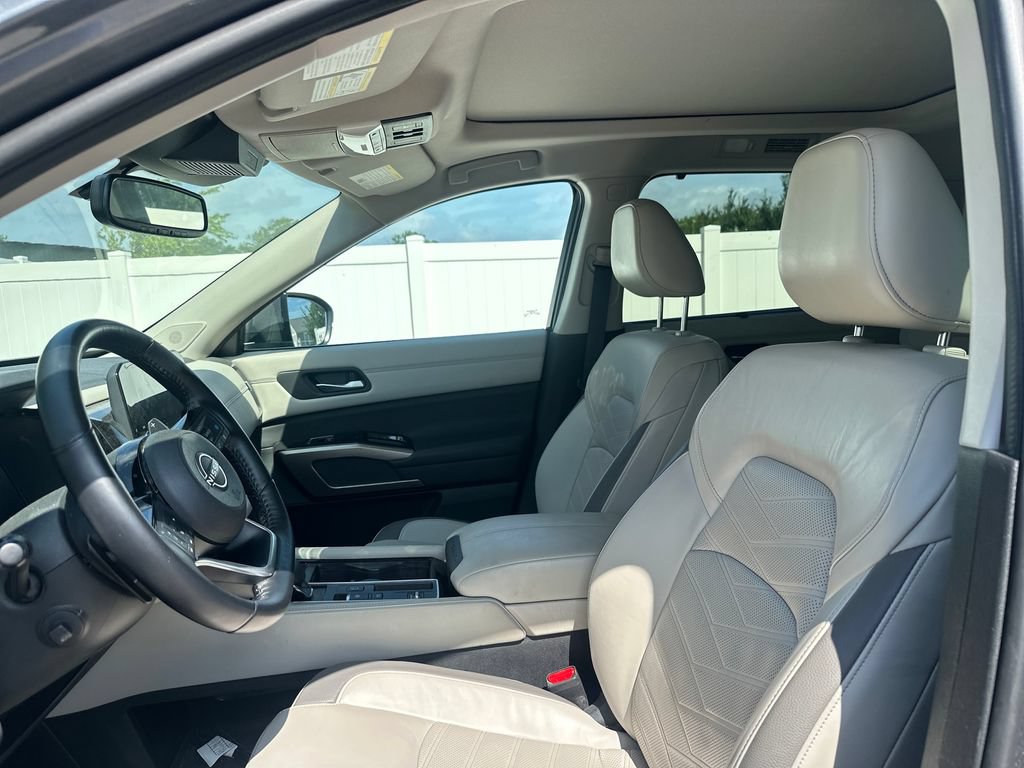 Used 2022 Nissan Pathfinder Platinum w/ Cargo Package FWD image 42