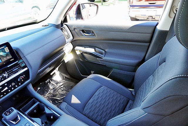 New 2026 Nissan Pathfinder SV w/ Cargo Package FWD image 32