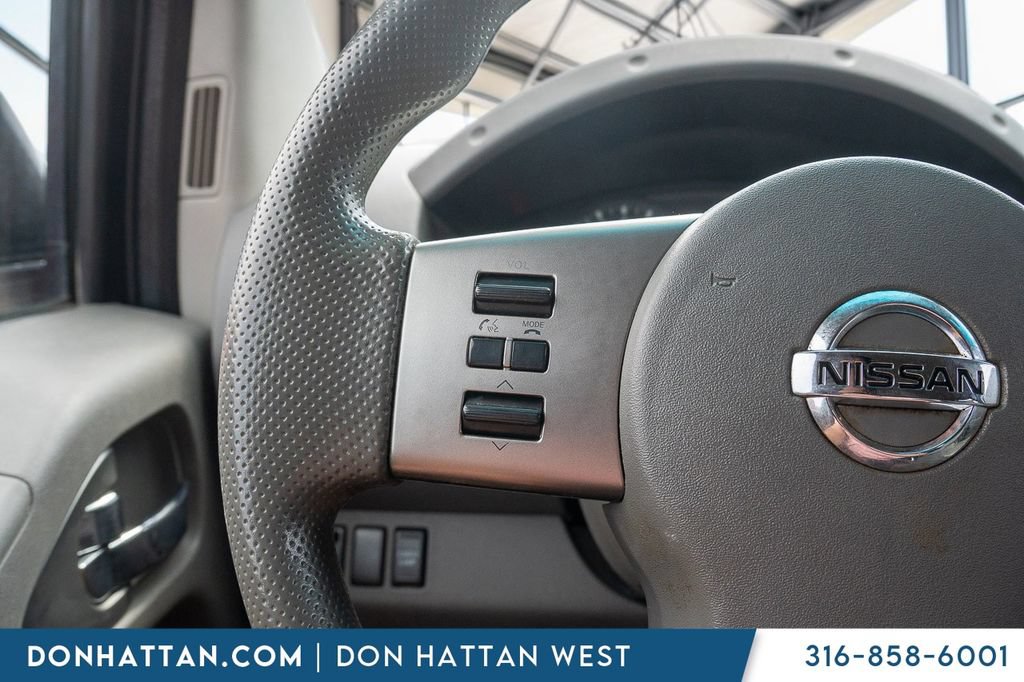 Used 2012 Nissan Frontier SV w/ SV Premium Utility Pkg AWD/4WD image 10