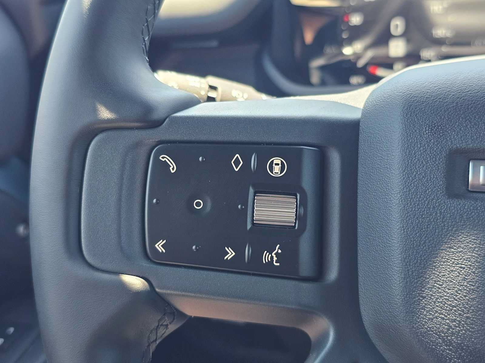 New 2026 Land Rover Defender 110 X-Dynamic SE AWD/4WD image 27