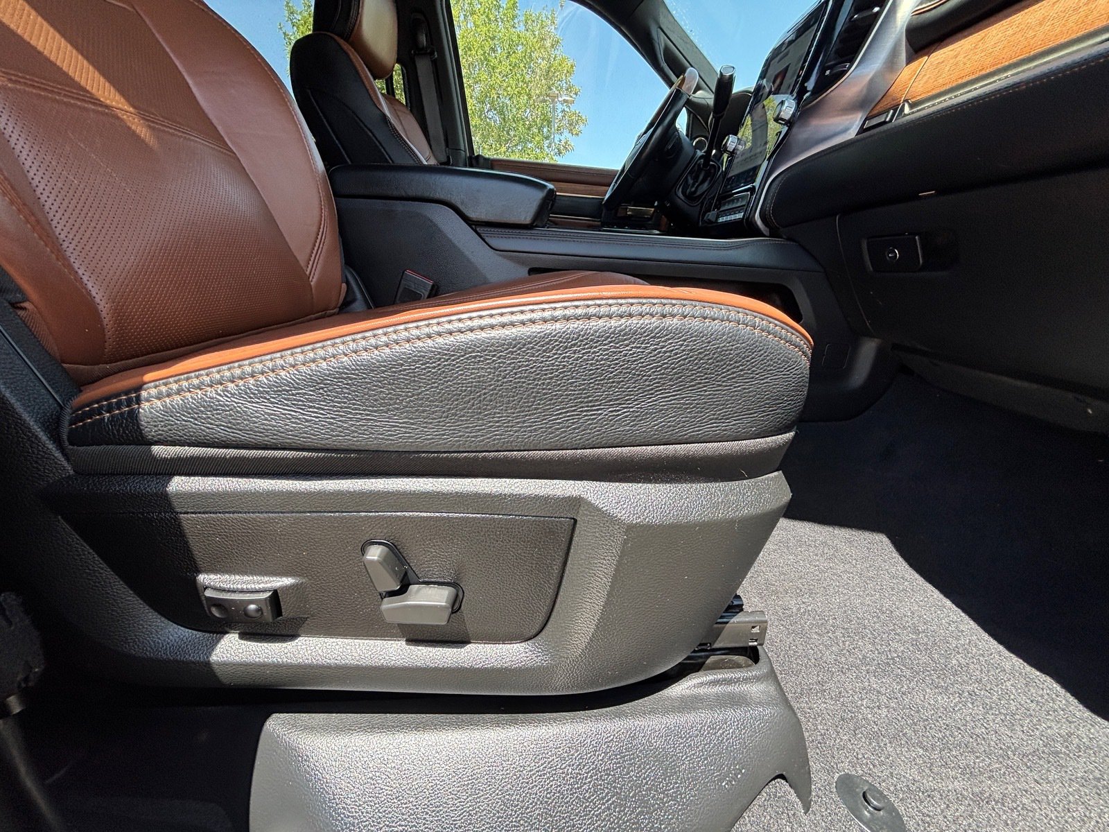 Used 2022 RAM 2500 Limited AWD/4WD image 34