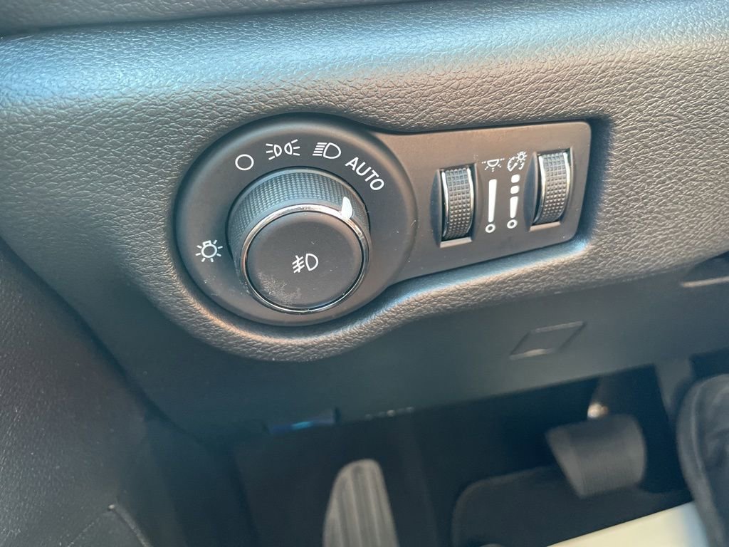 New 2026 Chrysler Pacifica Pinnacle image 32