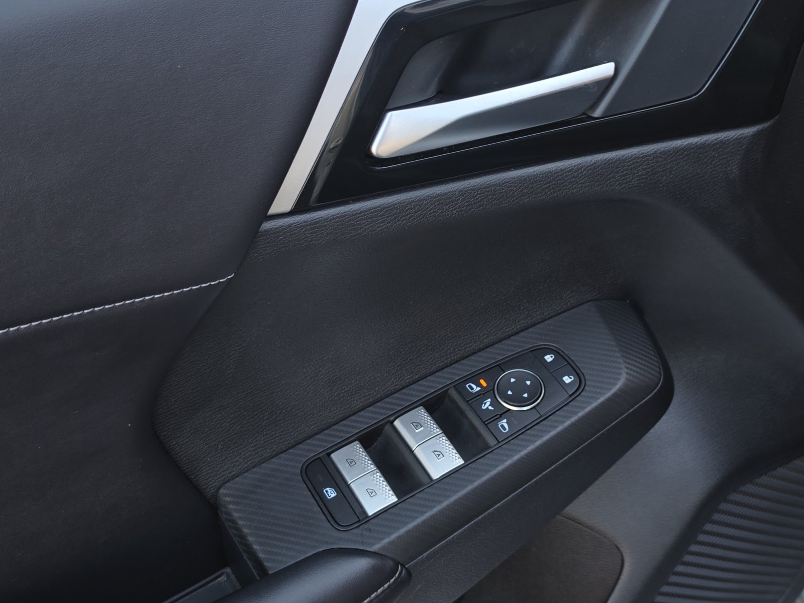 Used 2024 Mitsubishi Outlander 4WD Plug-In Hybrid image 16