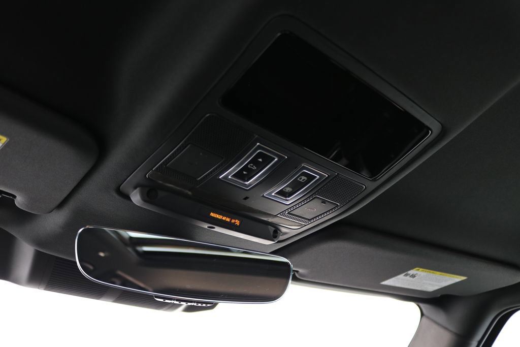 Used 2023 Land Rover Defender 110 X-Dynamic SE image 44