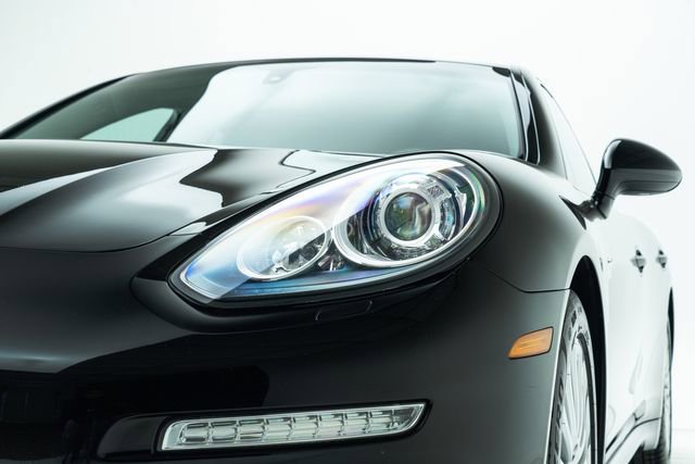 Used 2016 Porsche Panamera 4 Edition image 11