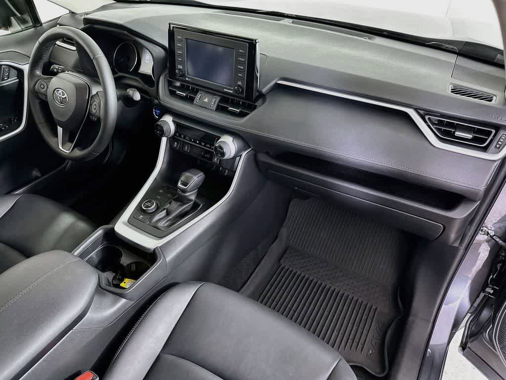 Used 2021 Toyota RAV4 XLE Premium AWD/4WD image 33