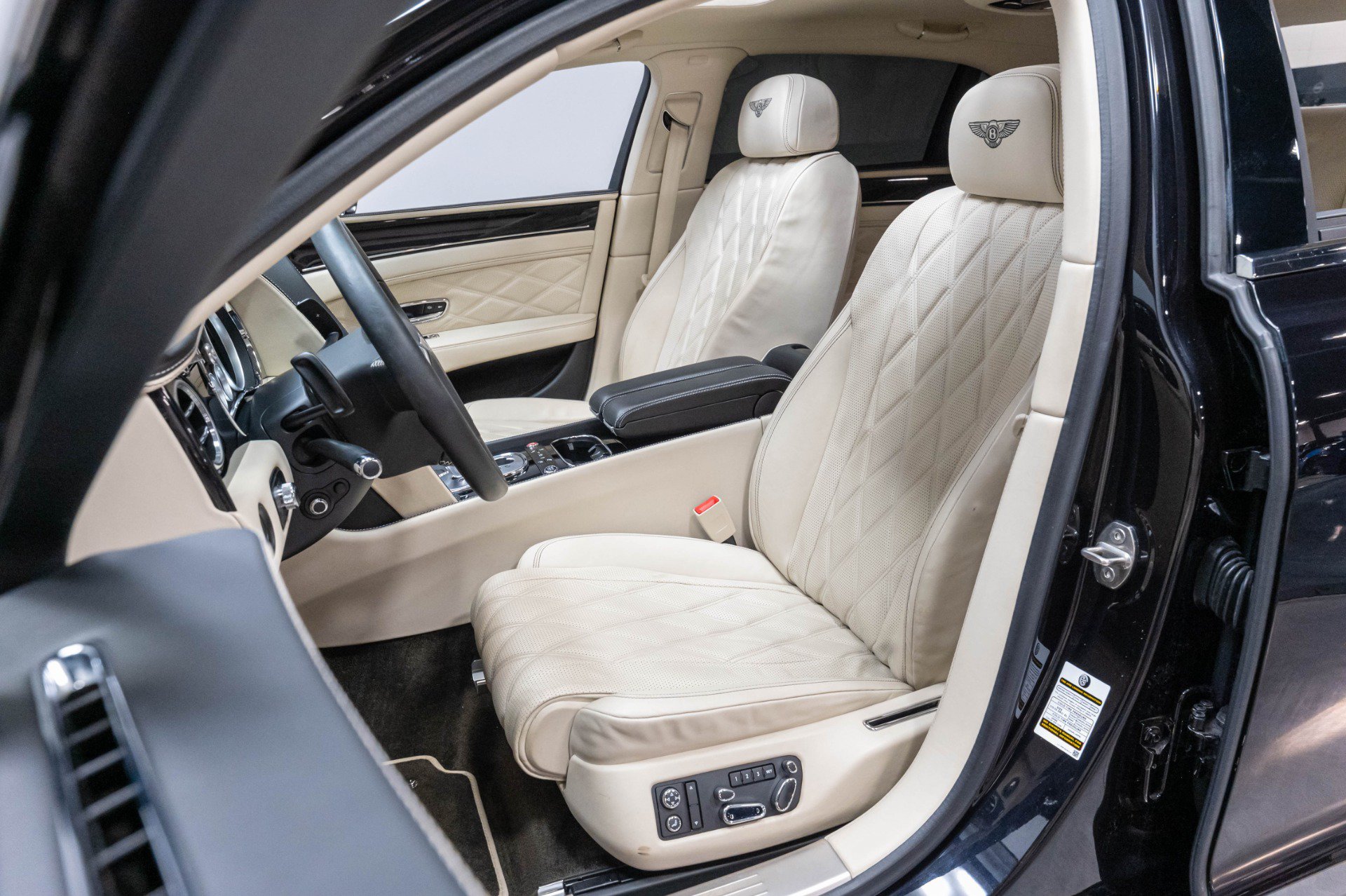 Used 2015 Bentley Flying Spur V8 AWD/4WD image 6