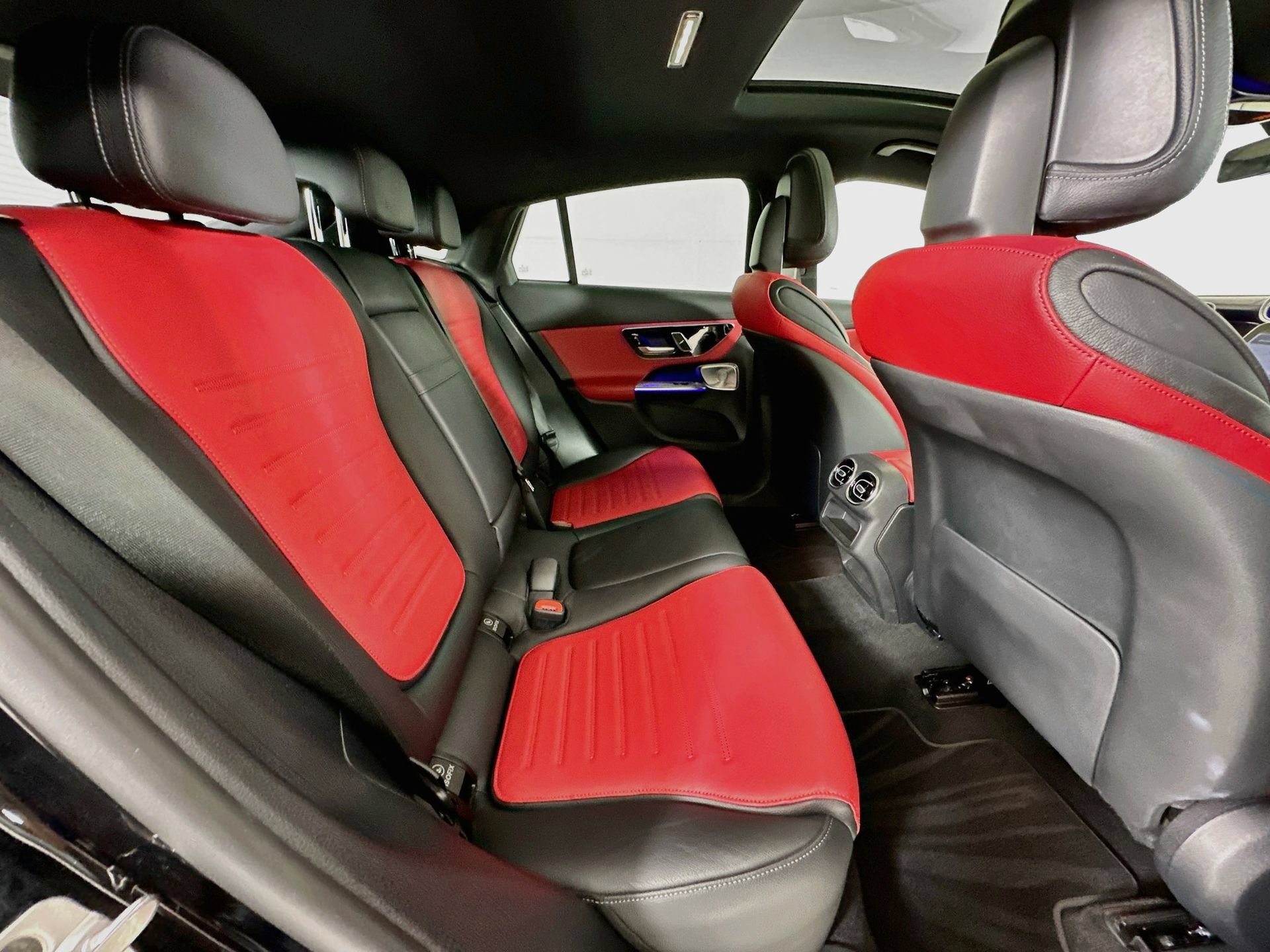 Certified 2025 Mercedes-Benz GLC 300 4MATIC image 30