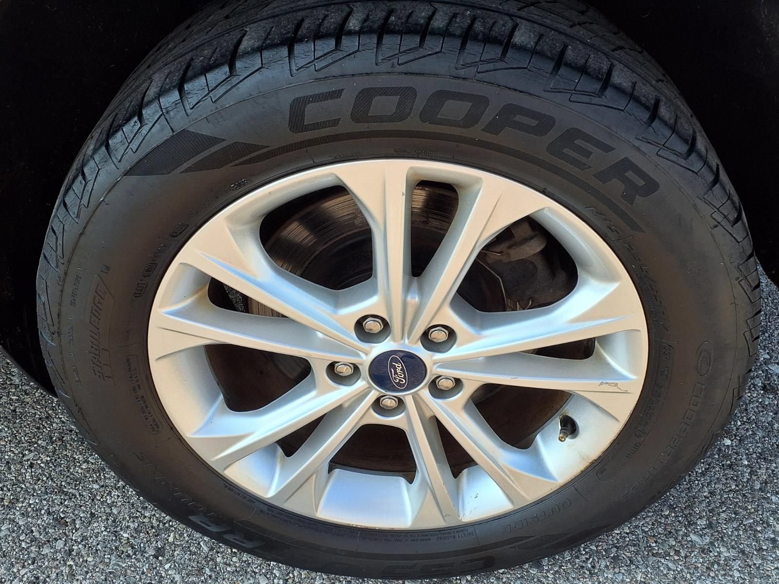Used 2017 Ford Escape SE AWD/4WD image 9