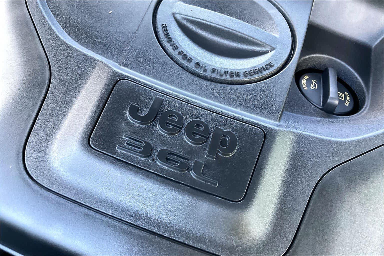 Used 2022 Jeep Grand Cherokee L Limited AWD/4WD image 35