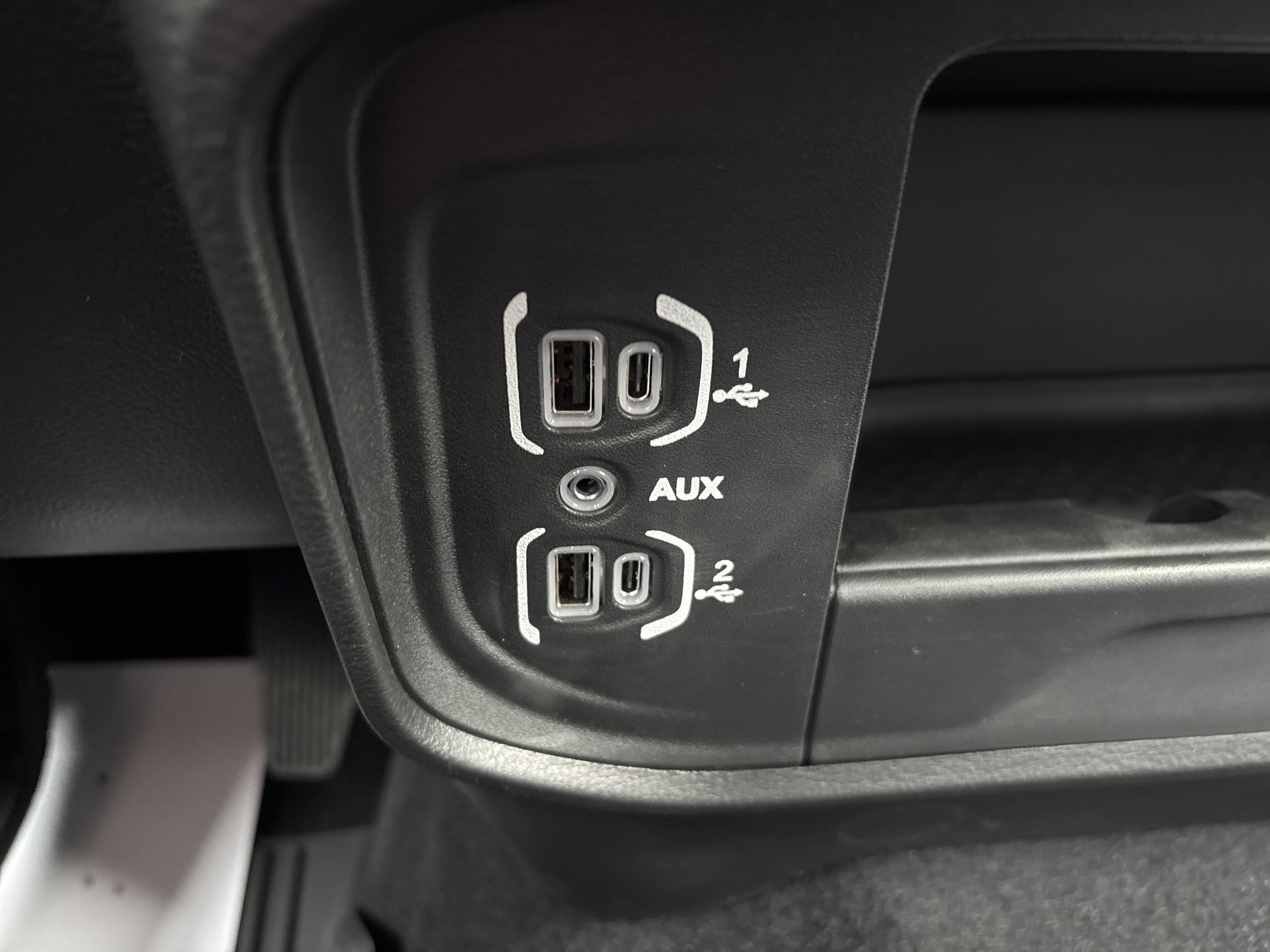 Used 2024 RAM 3500 Tradesman w/ Safety Group image 21