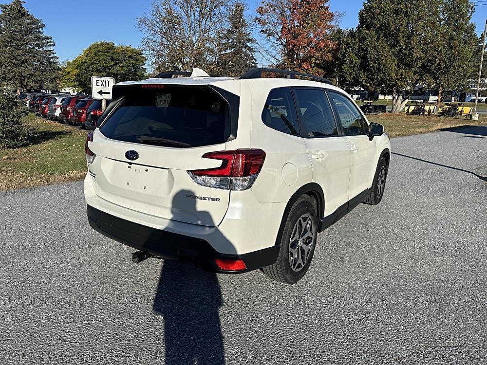 Used 2019 Subaru Forester Premium w/ All-Weather Package image 5