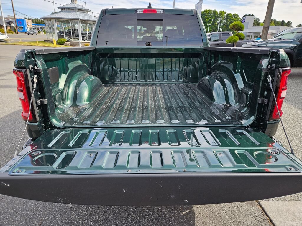 New 2026 RAM 1500 Express AWD/4WD image 11