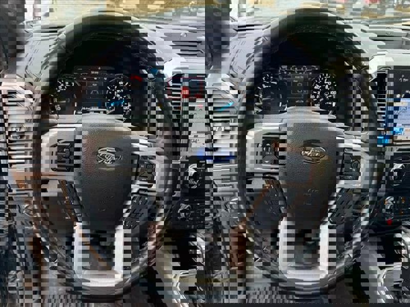 Used 2019 Ford F150 Platinum w/ Equipment Group 701A Luxury image 12