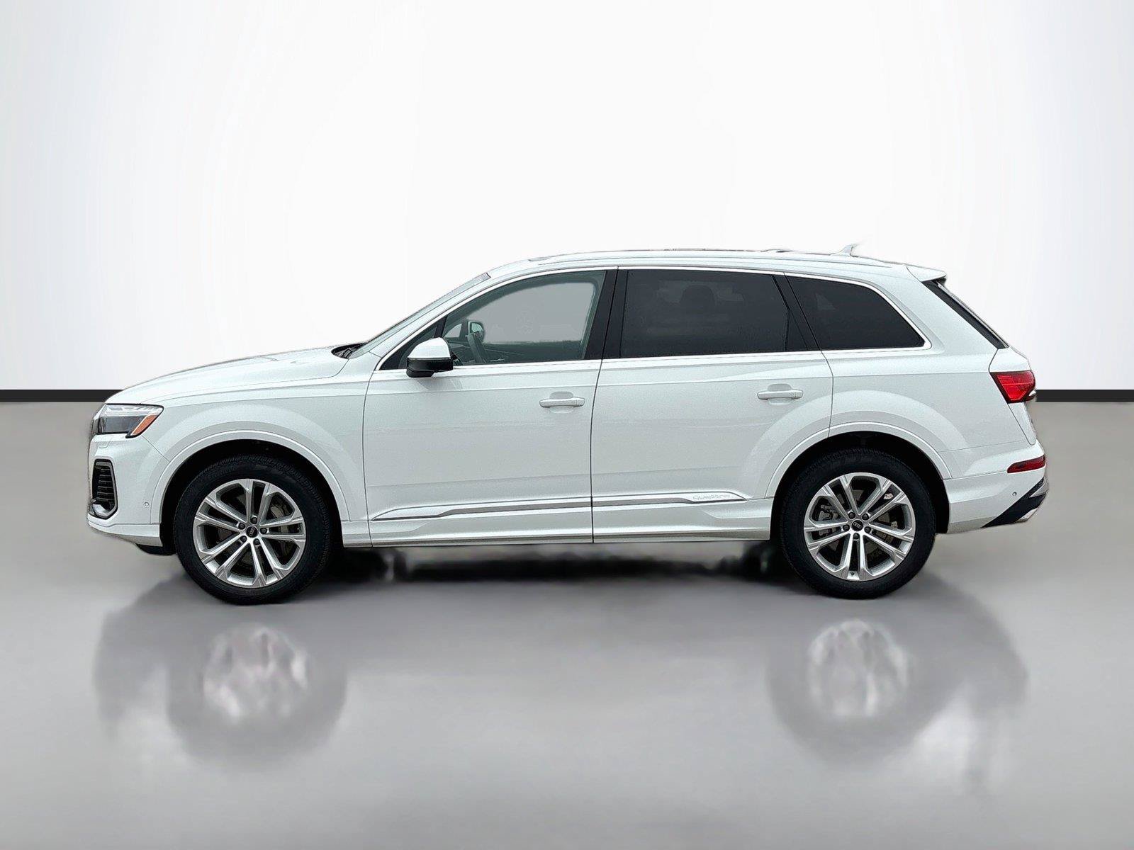 Used 2025 Audi Q7 3.0T Premium Plus AWD/4WD image 8