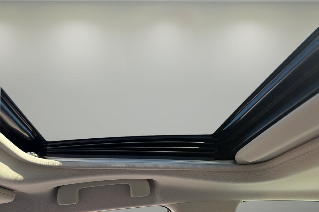 Certified 2019 Toyota Avalon XLE w/ Moonroof Package FWD image 26