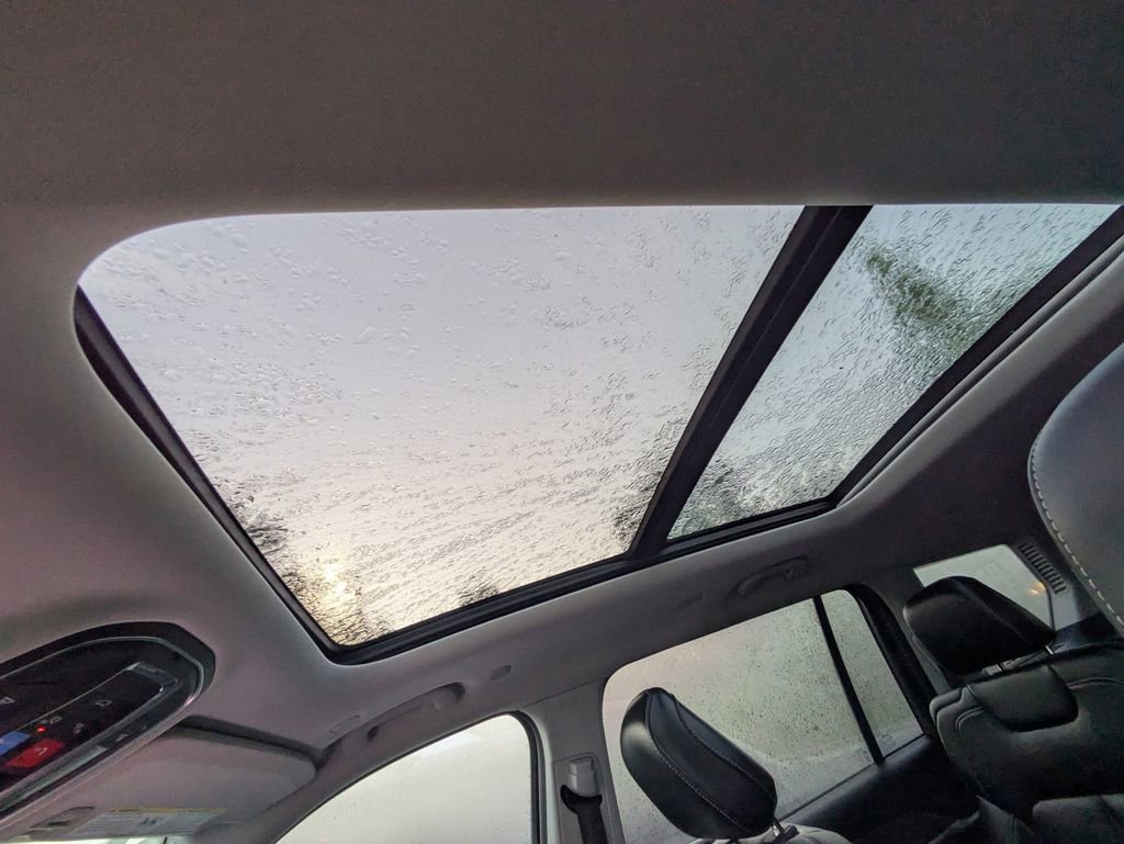 Used 2021 Jeep Grand Cherokee L Limited AWD/4WD image 22