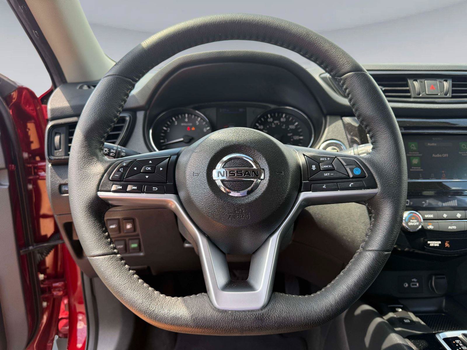 Used 2020 Nissan Rogue SV w/ Sun & Sound Touring Package AWD/4WD image 29