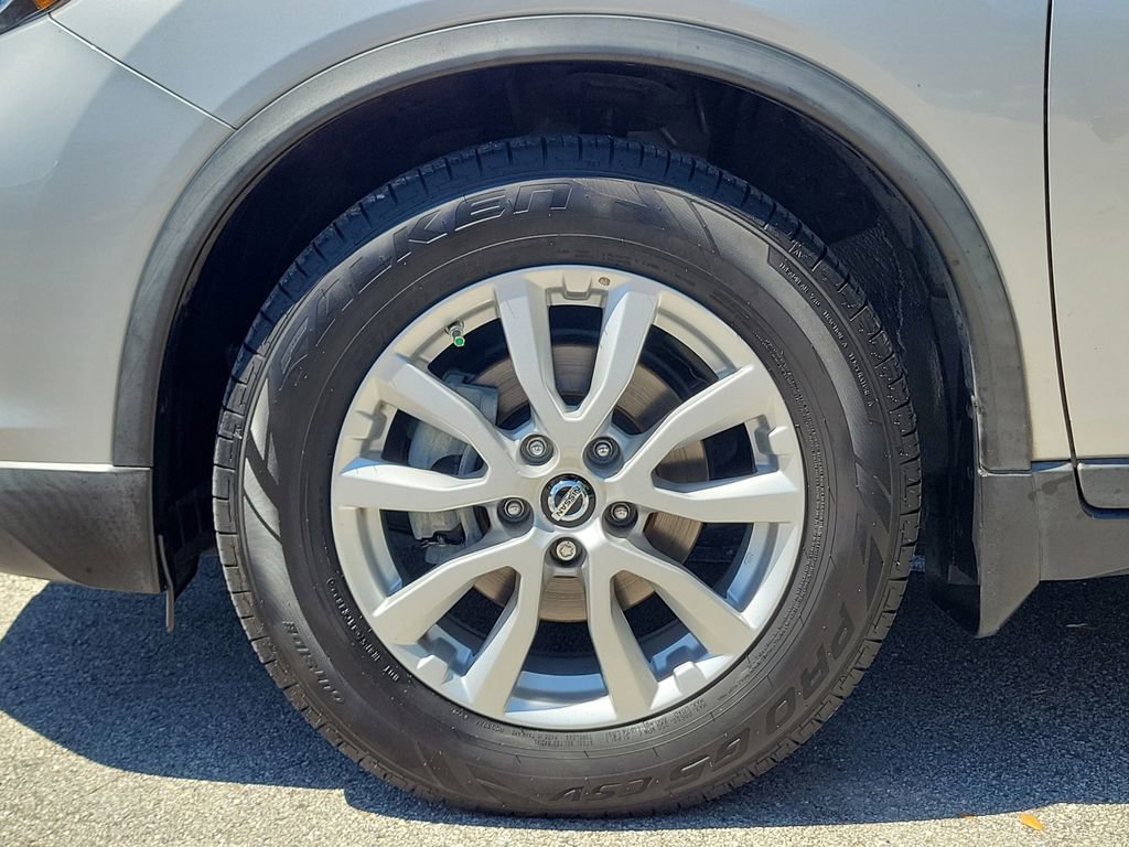 Used 2019 Nissan Rogue SV FWD image 6