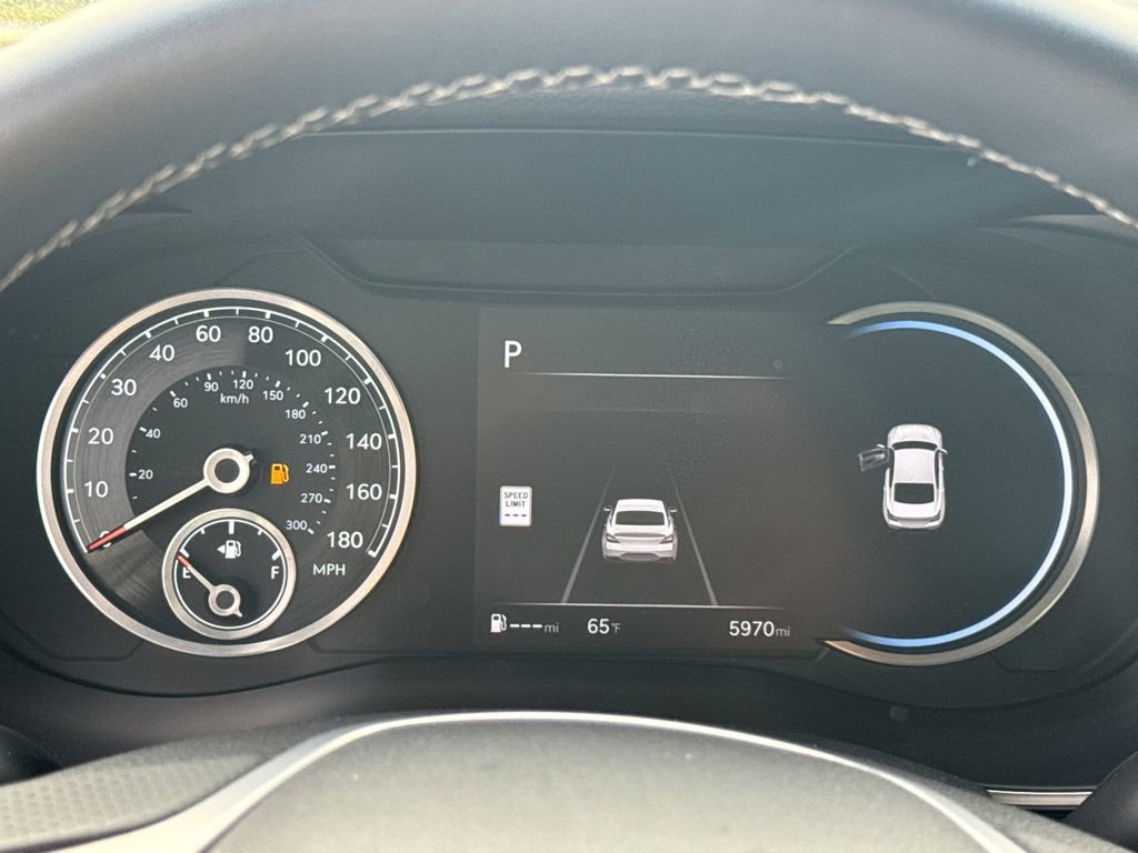 Used 2025 Genesis G70 2.5T RWD image 26