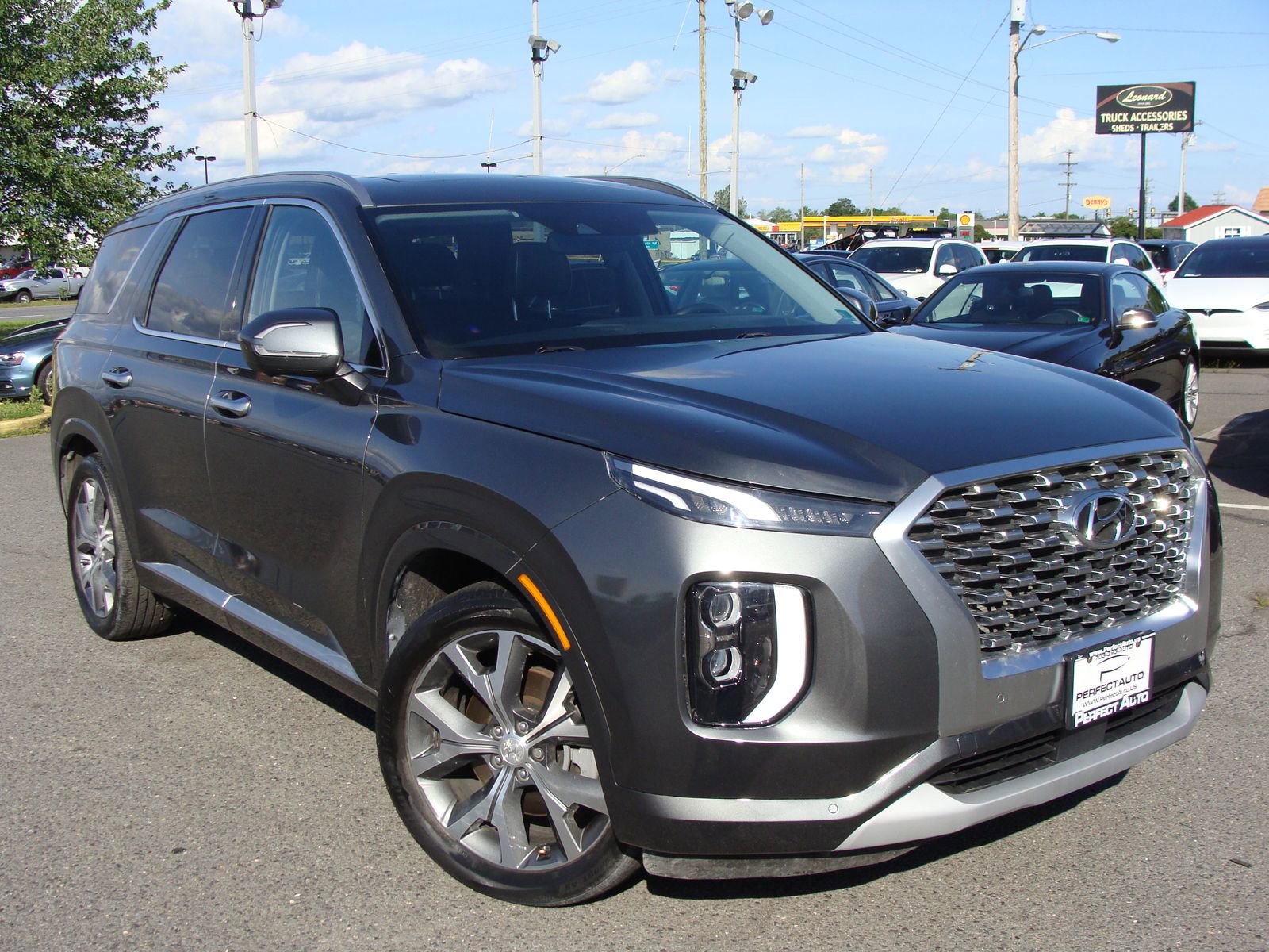 Used 2022 Hyundai Palisade Limited w/ Cargo Package image 1