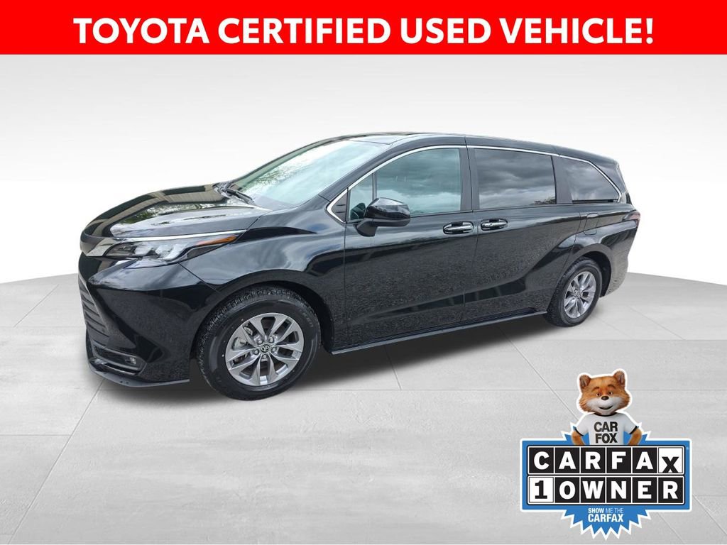 Used 2025 Toyota Sienna XLE AWD/4WD image 1