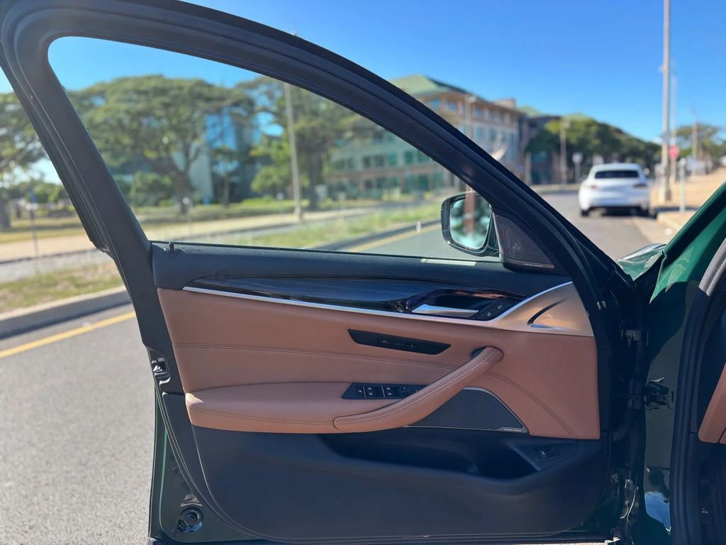 Used 2022 BMW 530i w/ Premium Package image 13